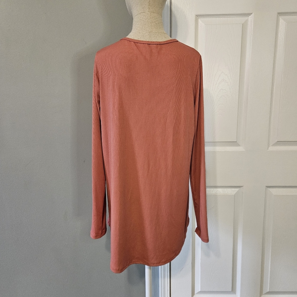 White Birch Rust Long-sleeve with Cutout Design - Picture 3 of 6